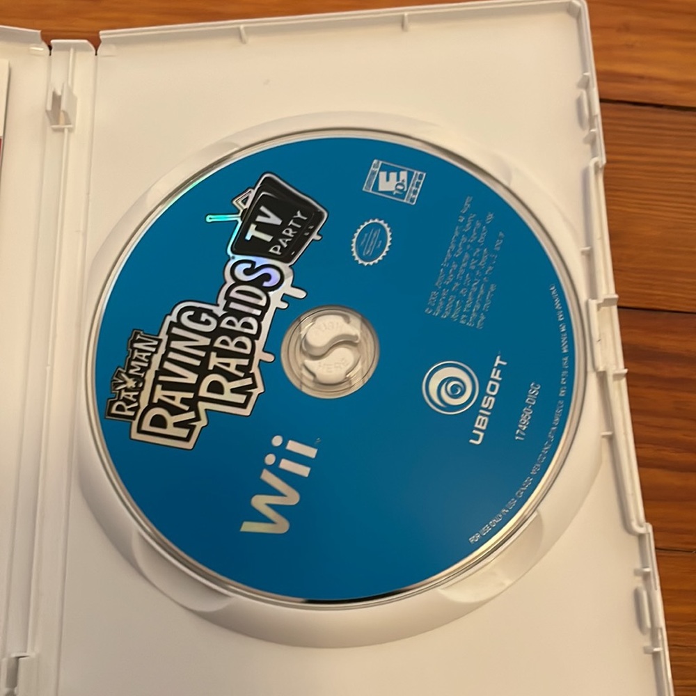 Rayman Raving Rabbids TV Party Nintendo Wii Video Game - Picture 5 of 6